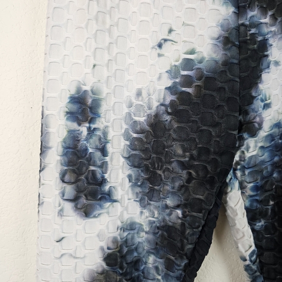 Fire & Fleur Blue Tie Dye Scrunch Butt Leggings 2X NWT Textured High Waisted - Picture 3 of 10